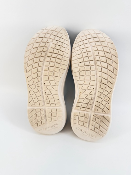 OOFOS OOmy Zen Slip-On Athletic Recovery Shoe in Chalk Black main image 4